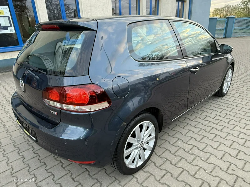 Volkswagen Golf VI 4