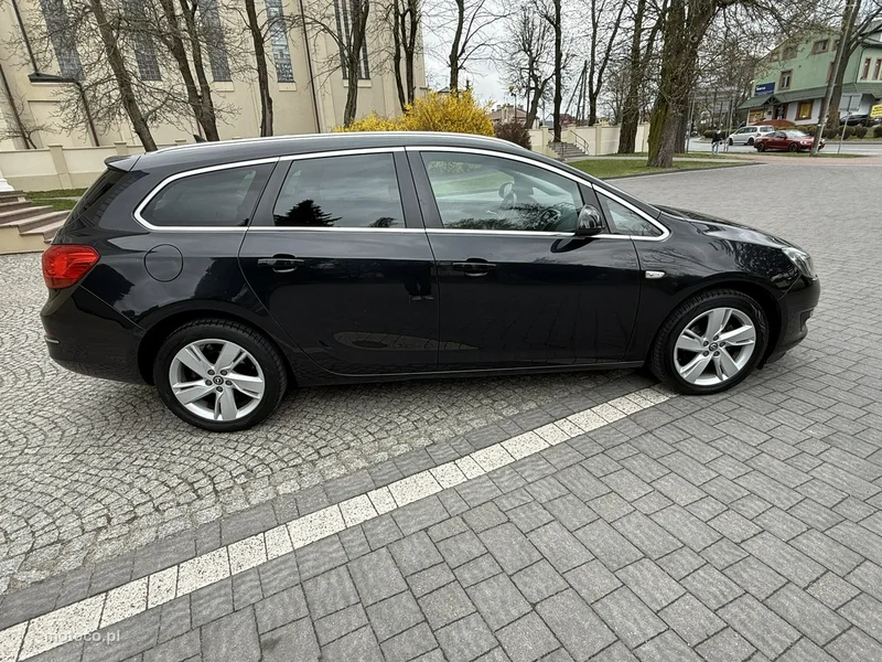Opel Astra J 12