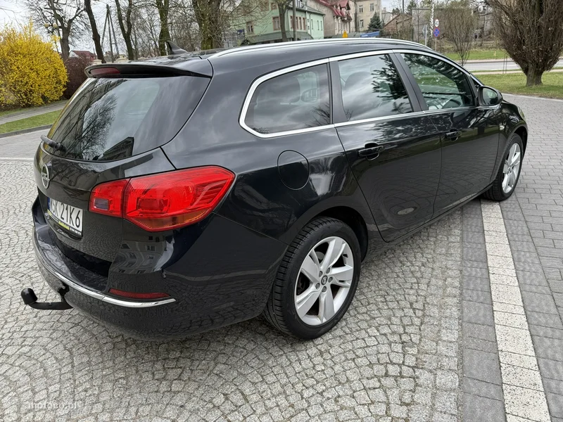 Opel Astra J 4