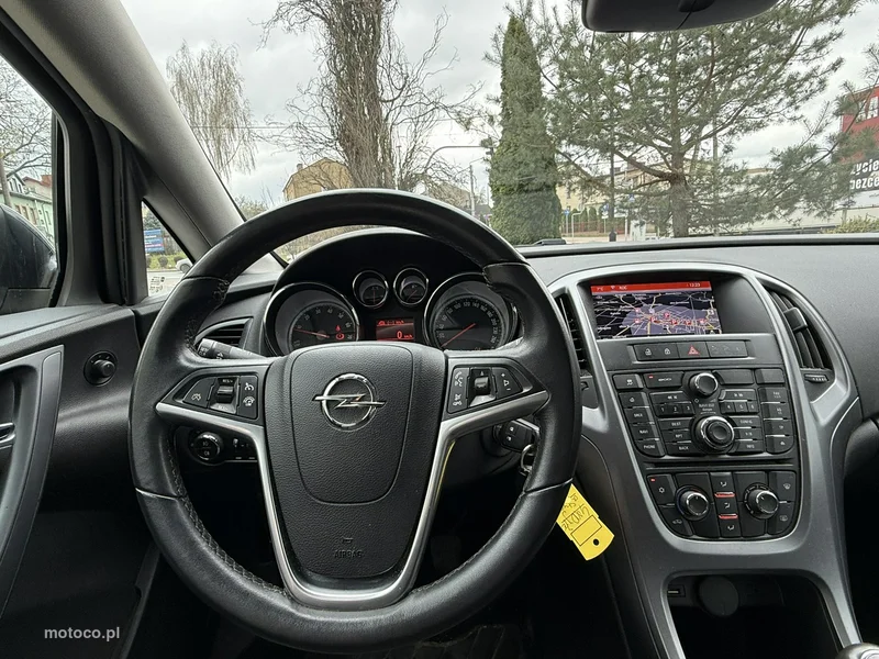 Opel Astra J 6