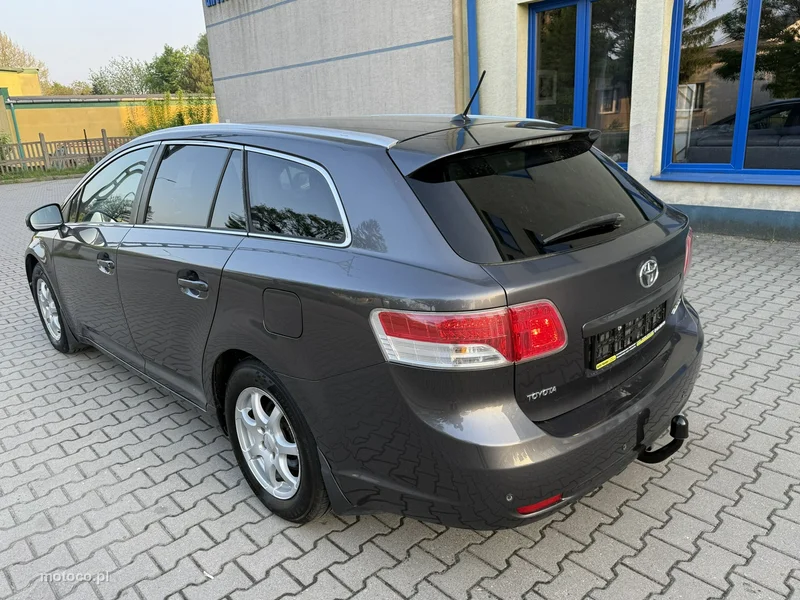 Toyota Avensis T27 2