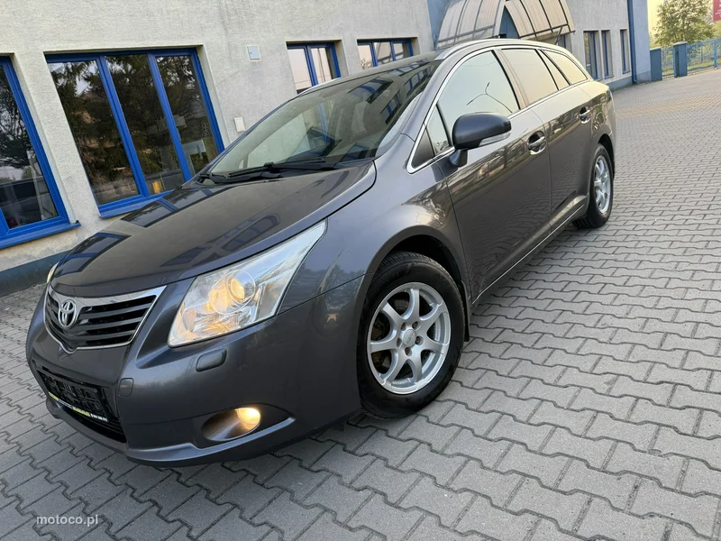 Toyota Avensis T27 14