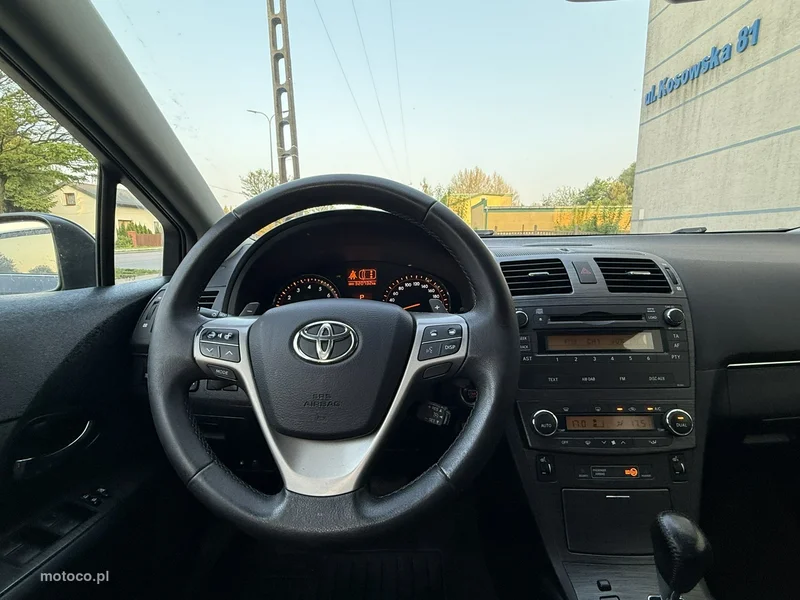 Toyota Avensis T27 8