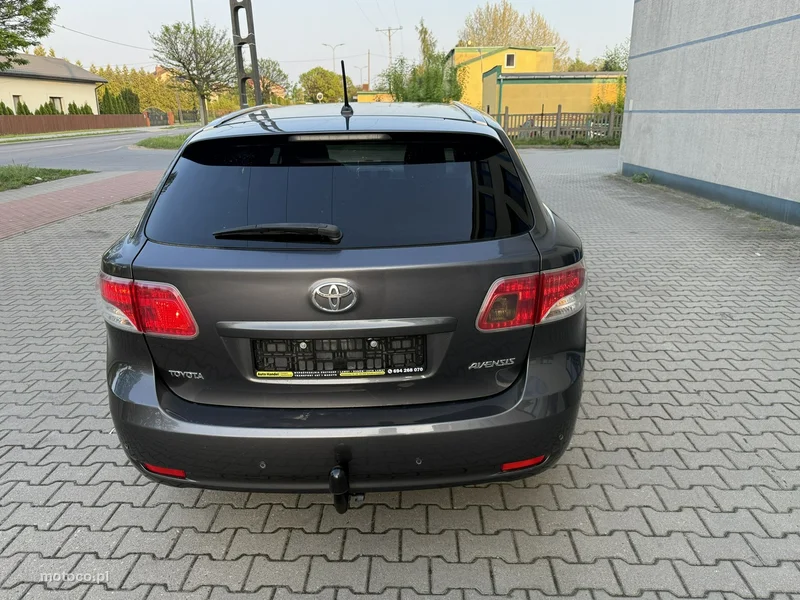 Toyota Avensis T27 10