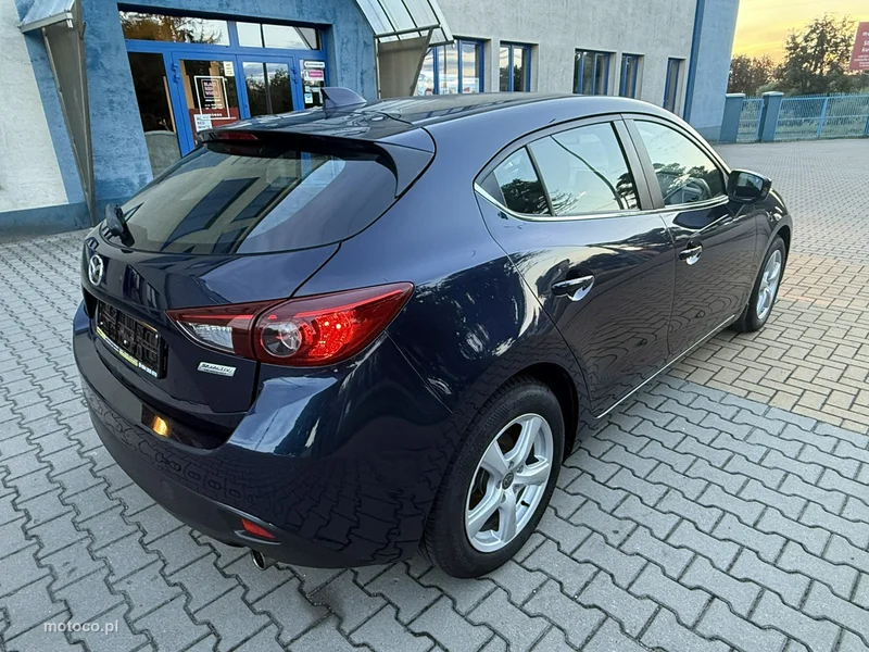 Mazda 3 4