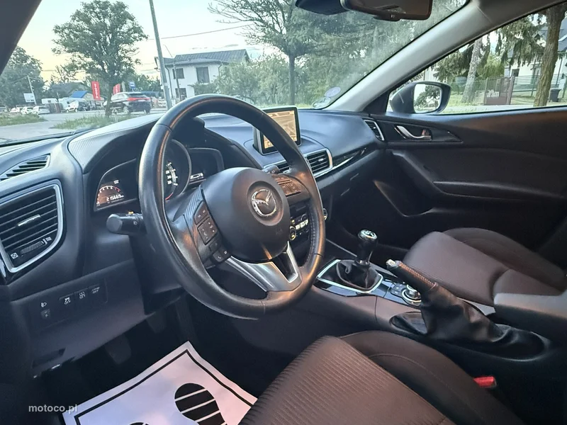 Mazda 3 8