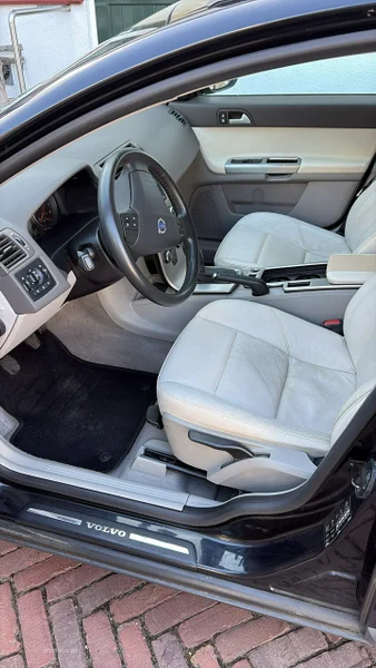 Volvo V50 6