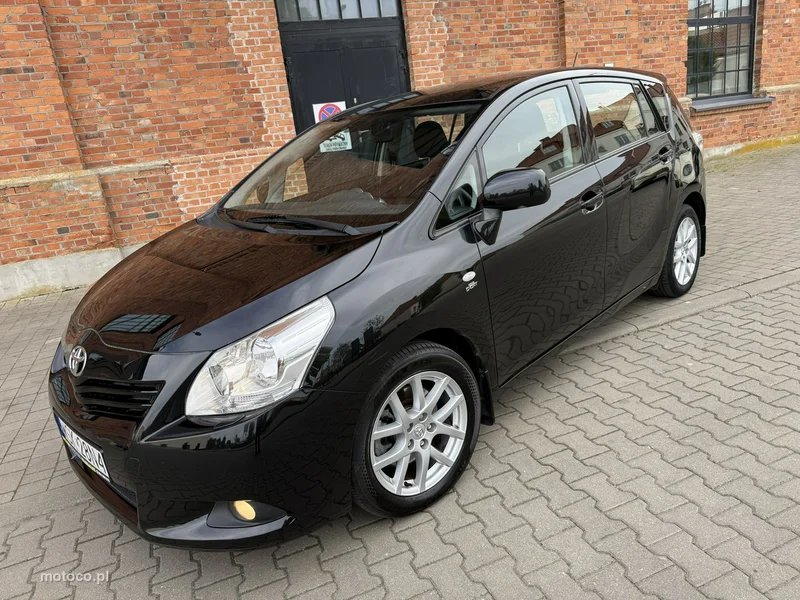 Toyota Verso 12