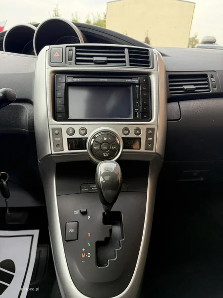 Toyota Verso 19