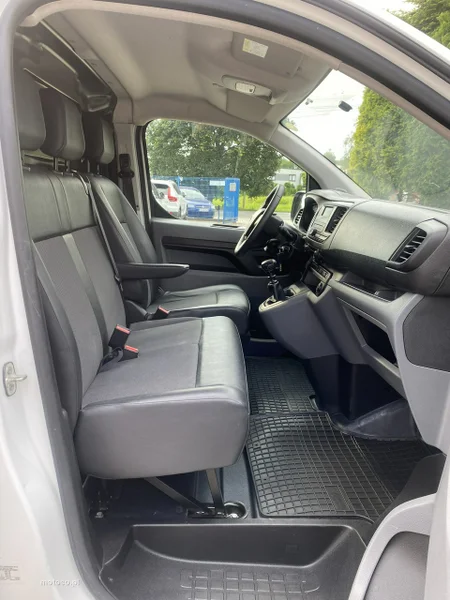 Toyota ProAce 8