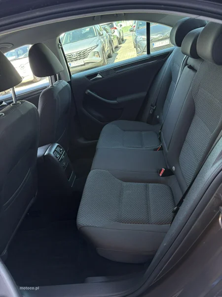 Volkswagen Jetta VI 14