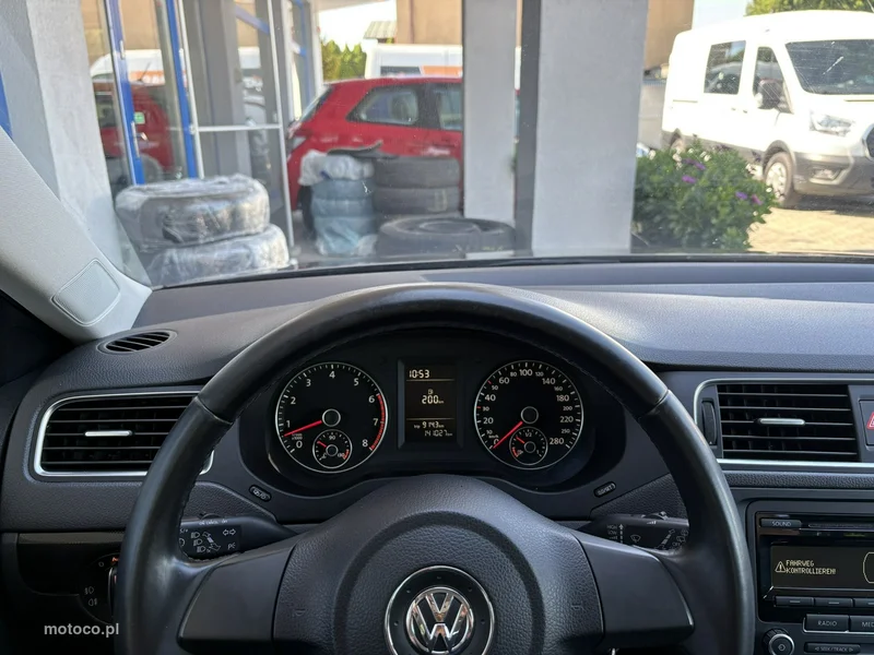 Volkswagen Jetta VI 19