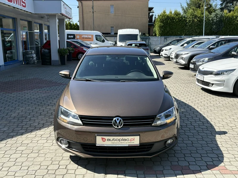 Volkswagen Jetta VI 3