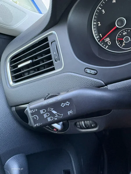 Volkswagen Jetta VI 22