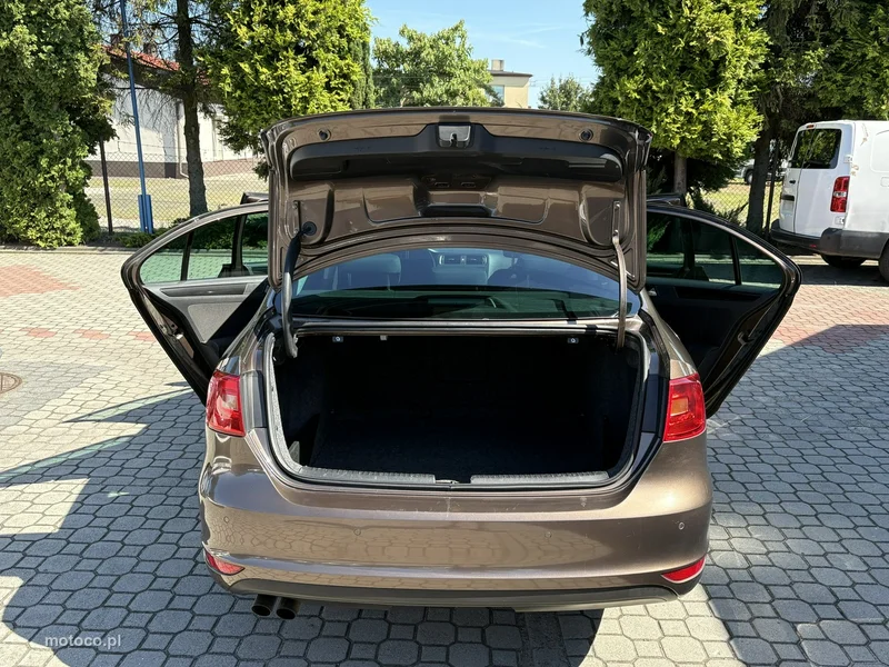 Volkswagen Jetta VI 27
