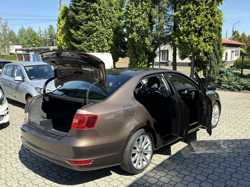 Volkswagen Jetta VI 29