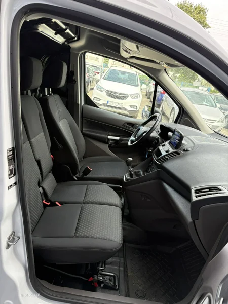 Ford Transit Connect 9