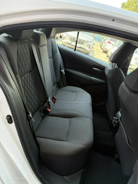 Toyota Corolla E210 19