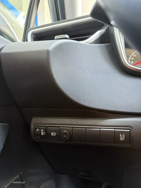 Toyota Corolla E210 29