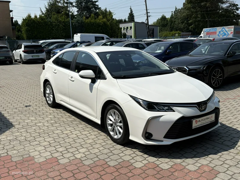Toyota Corolla E210 4