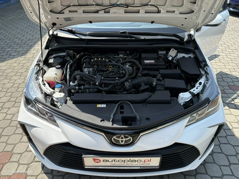 Toyota Corolla E210 34