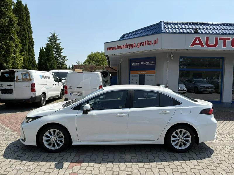 Toyota Corolla E210 9