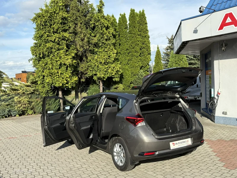 Toyota Auris E180 25