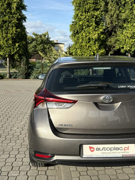 Toyota Auris E180 8