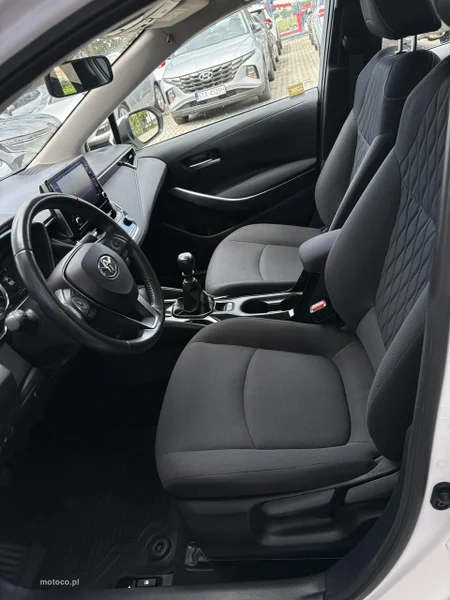 Toyota Corolla E210 17