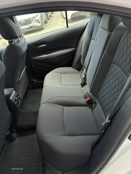 Toyota Corolla E210 18