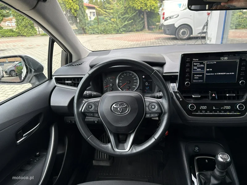 Toyota Corolla E210 21