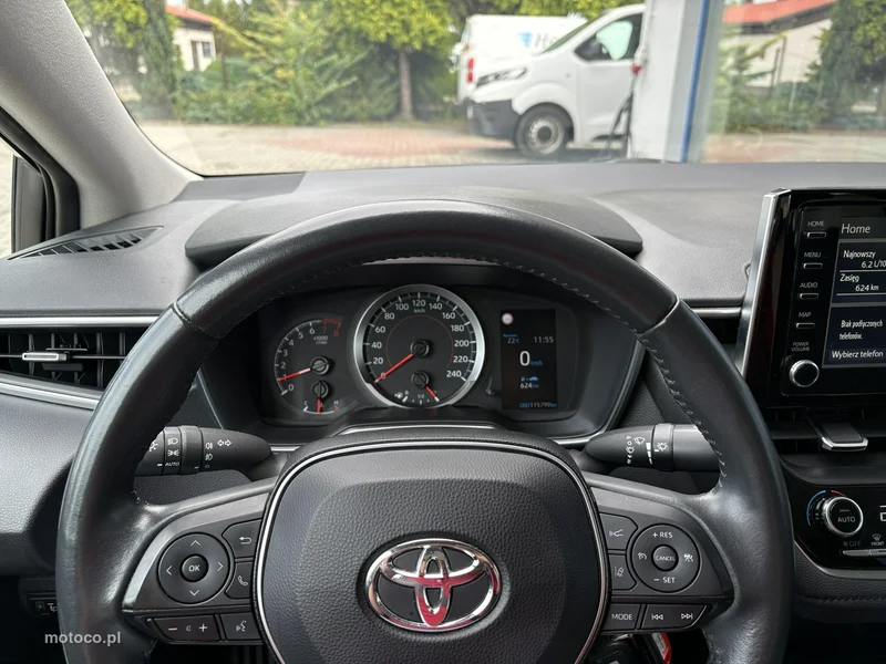 Toyota Corolla E210 22