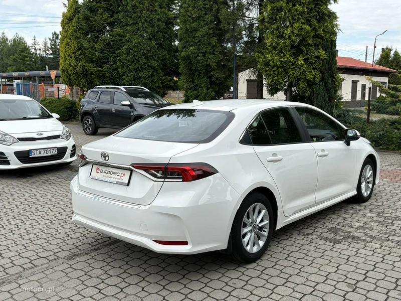 Toyota Corolla E210 6