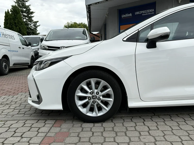 Toyota Corolla E210 10