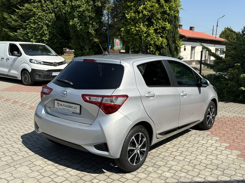 Toyota Yaris XP130 4
