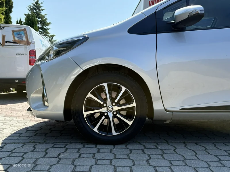 Toyota Yaris XP130 8