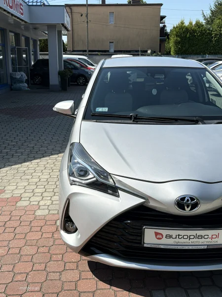Toyota Yaris XP130 11