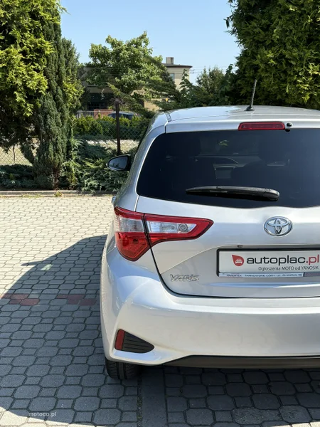 Toyota Yaris XP130 12