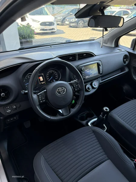 Toyota Yaris XP130 14