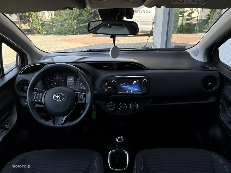 Toyota Yaris XP130 16