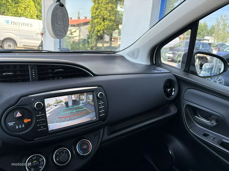Toyota Yaris XP130 17