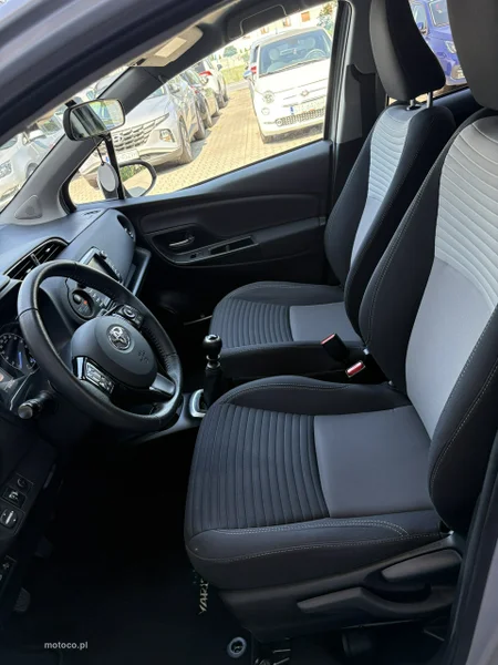 Toyota Yaris XP130 18