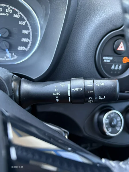 Toyota Yaris XP130 30