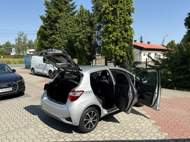 Toyota Yaris XP130 32