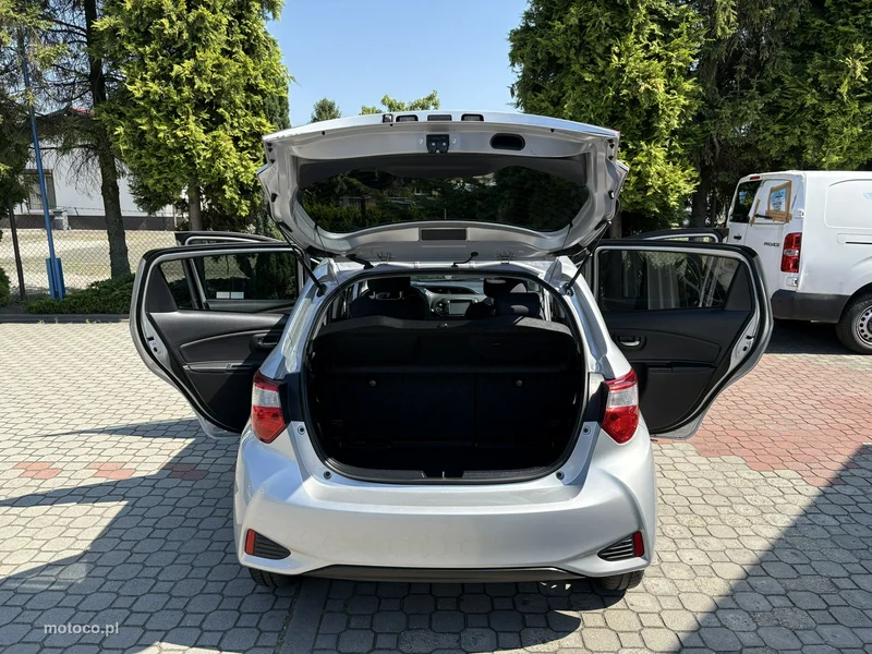 Toyota Yaris XP130 33