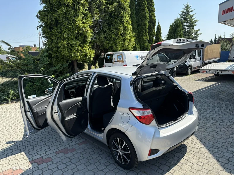 Toyota Yaris XP130 34