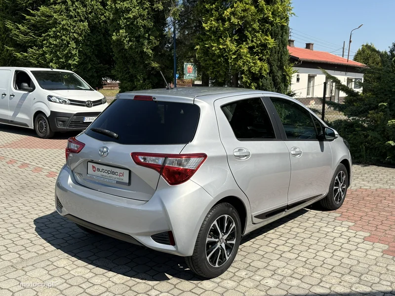 Toyota Yaris XP130 6