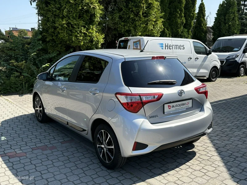 Toyota Yaris XP130 8