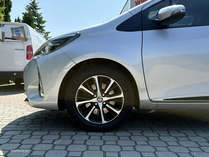 Toyota Yaris XP130 10
