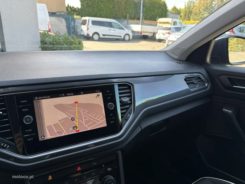 Volkswagen T-Roc A1 12